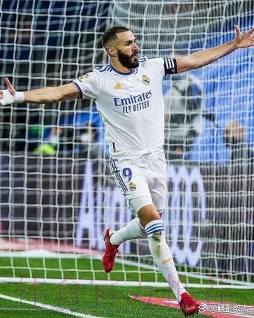 马卡:本泽马想评估身体状况决定是否续约皇马 马卡:本泽马想评估身体状况决定是否续约皇马